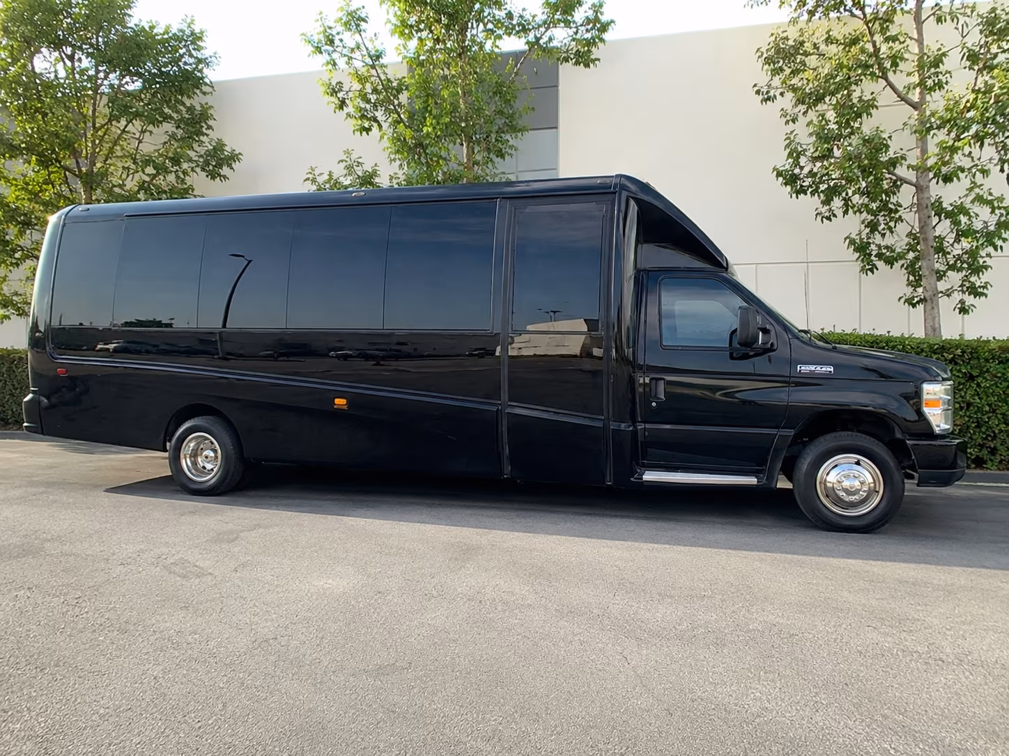 bus rentals for riverfest wildwood and little rock music festival weekends