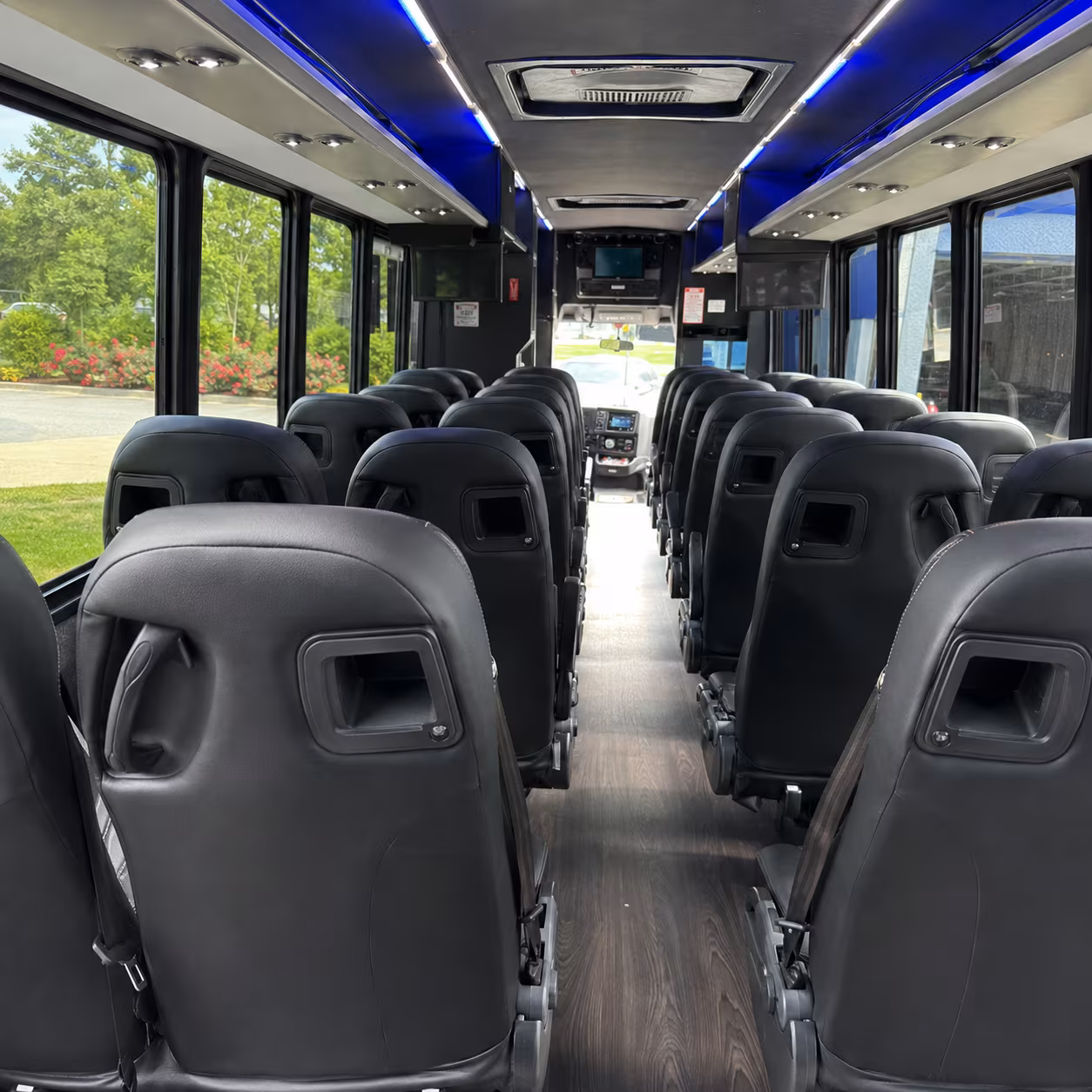 charter buses for corporate wine tour events in little rock
