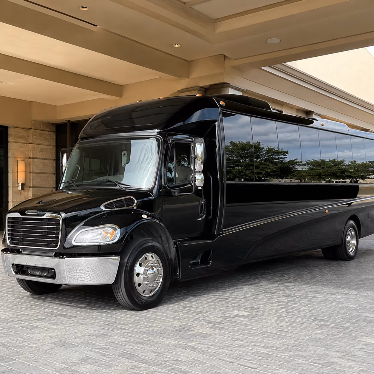 little rock 30 passenger minibus