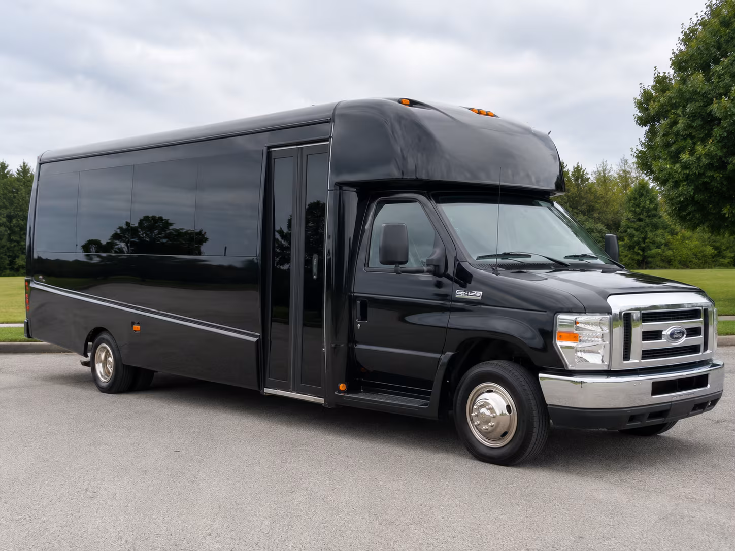little rock zoo field trip buses for schools and youth groups