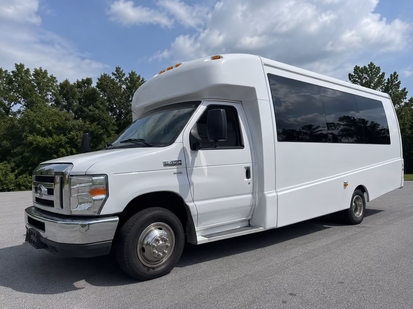 party bus rentals for little rock proms at robinson center and downtown venues